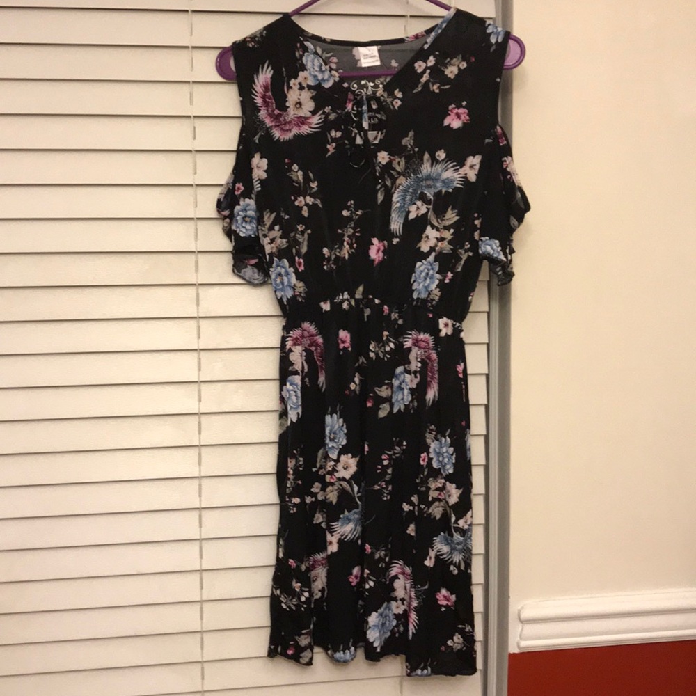 3/$25 NWT flower cold shoulder midi dress size L